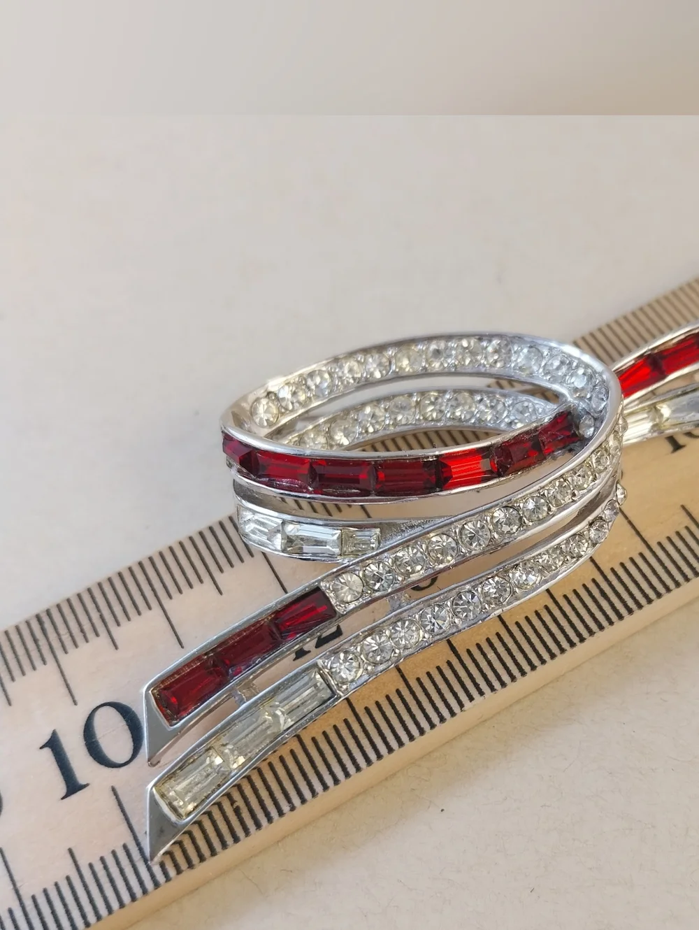 Boucher Vintage Brooch with Red and Clear Crystals - Picture 9 of 14